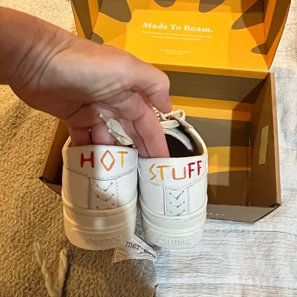 New in the box hot stuff Ibiza platform sneakers, white multi, size 7.5 - Picture 4 of 5